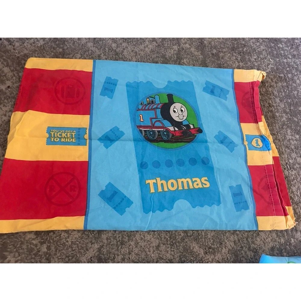 Thomas the Tank Engine Twin Sheet Set Fitted And Flat With One Case (3 Pieces)